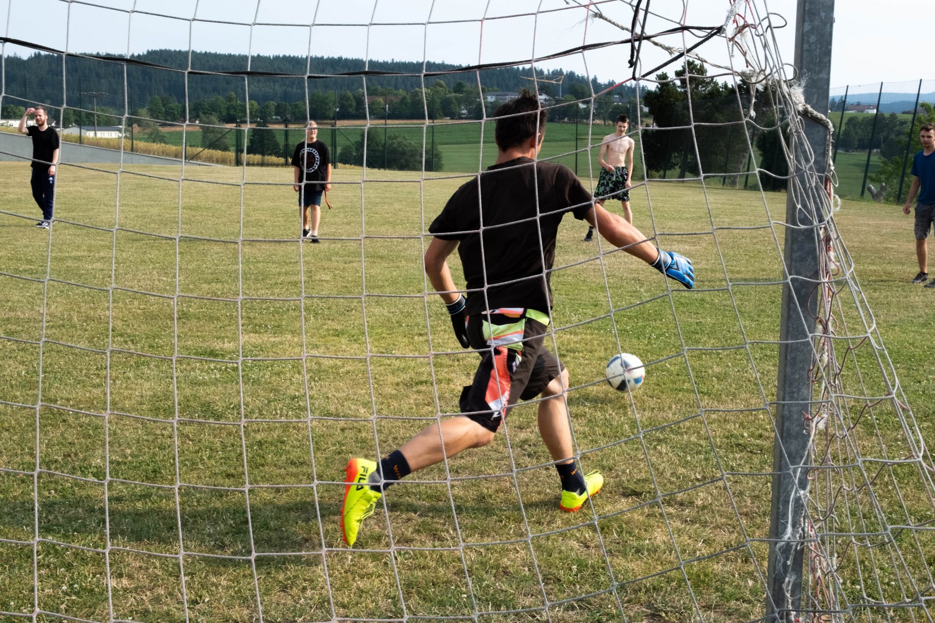Schüler spielen Fußball